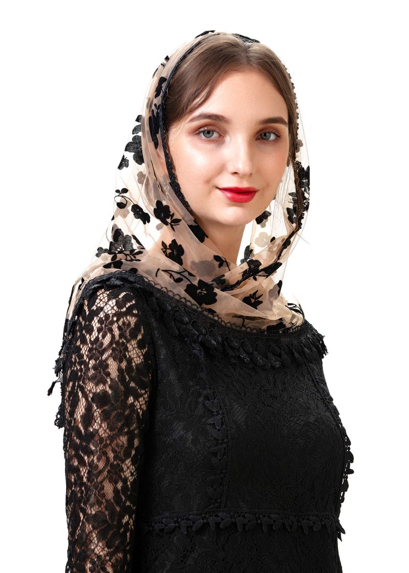 PAMOR Triangle Lace Veil Mantilla Cathedral Head Covering Chapel Veil for Mass Wedding Bridesmaids (Beige and Black) - Image 4
